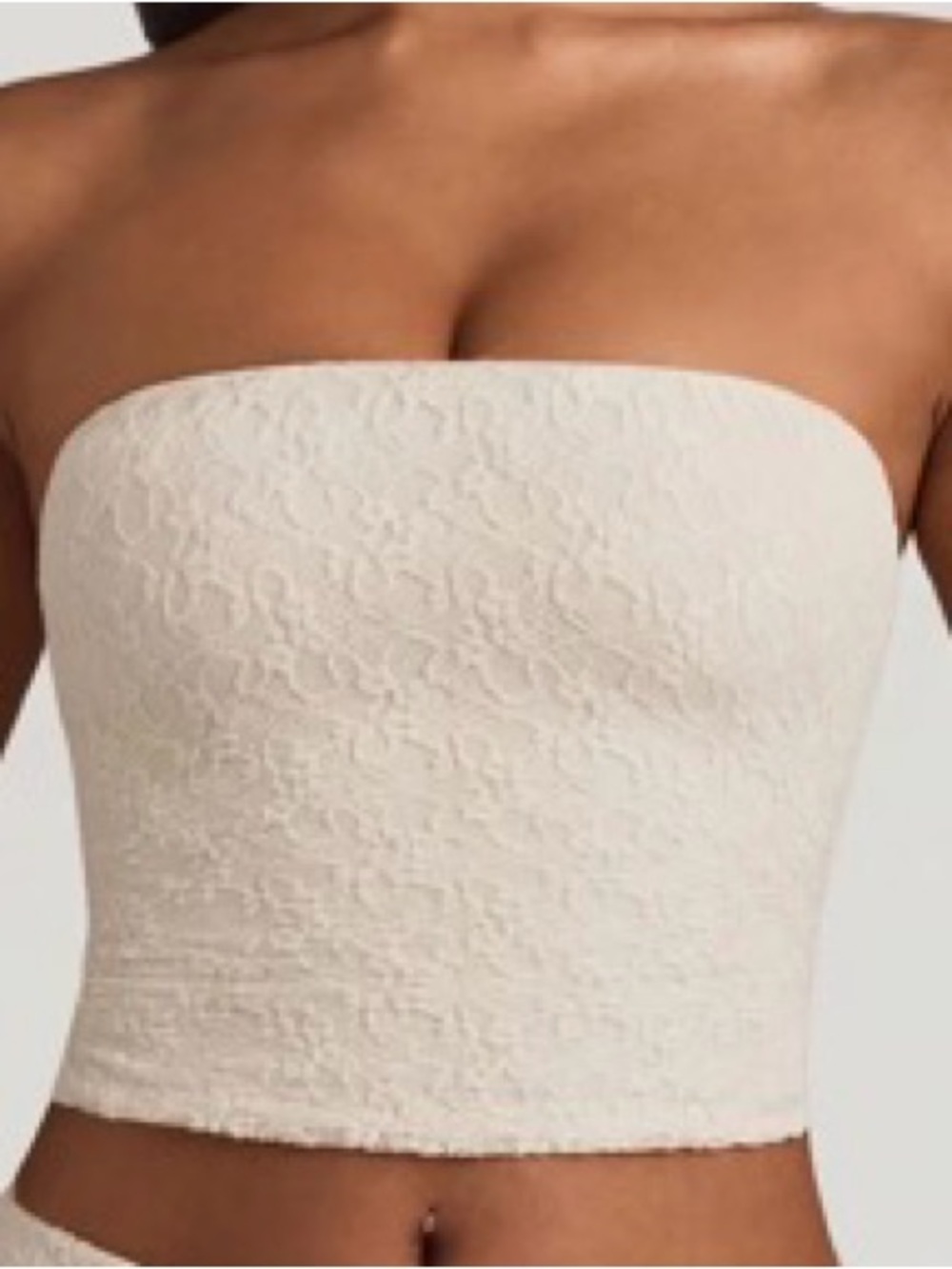 Oh Polly Cream Ruffled set - Picture 2 of 4